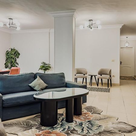 Distinct & Decent 2 Bdr Apt Steps From Nightlife And Airport Каир Экстерьер фото