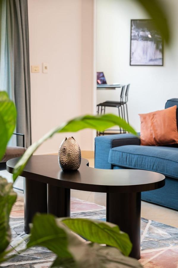 Distinct & Decent 2 Bdr Apt Steps From Nightlife And Airport Каир Экстерьер фото